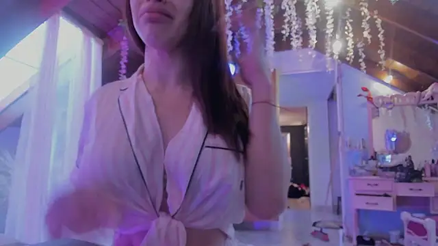 Snapshot of Spoiiiled chatting on 03-11-25, 11:23 Spoiiiled online show from 03-11-25, 11:23