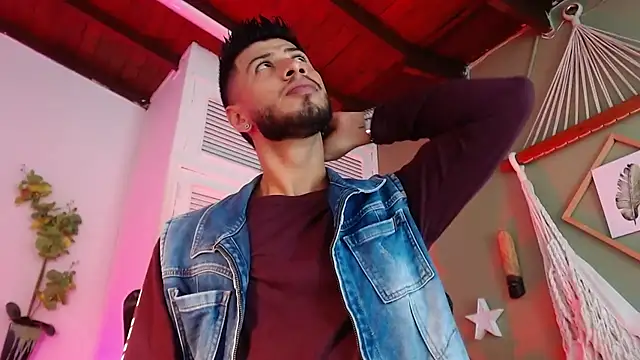 Colby brown03 online show from 11-28-25, 07:27