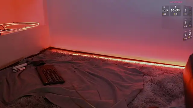 Snapshot of LolaStifler chatting on 12-28-24, 03:47 LolaStifler online show from 12-28-24, 03:47