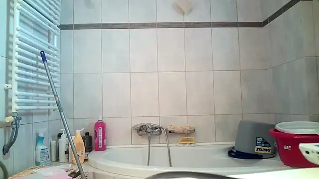 Kalia Cross online show from 10-16-25, 06:03