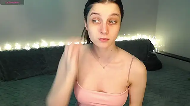 Snapshot of Abigail_Wills chatting on 11-20-25, 05:23 Abigail Wills online show from 11-20-25, 05:23