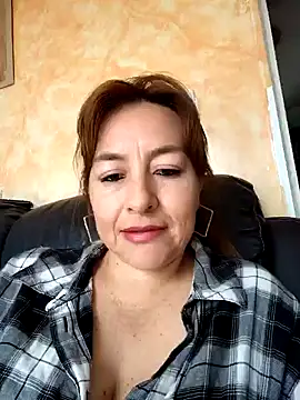 Snapshot of sussy_185 chatting on 02-08-25, 08:10 sussy 185 online show from 02-08-25, 08:10