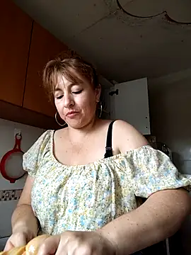 Snapshot of sussy_185 chatting on 02-26-25, 04:14 sussy 185 online show from 02-26-25, 04:14