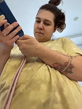 SuzieMurray online show from 10-27-25, 10:08