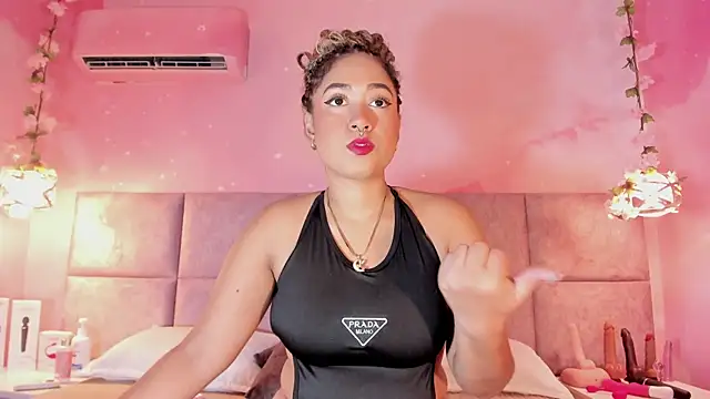 Snapshot of Laurentdupont04 chatting on 11-03-25, 03:08 Laurentdupont04 online show from 11-03-25, 03:08