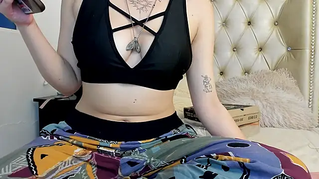 AlexaFoxy18 online show from 12-22-24, 05:34