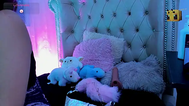 AlexaFoxy18 online show from 03-11-25, 07:58