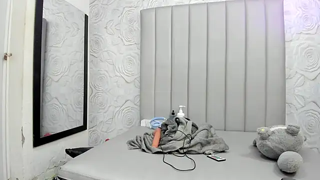 AlexaFoxy18 online show from 04-03-26, 07:06