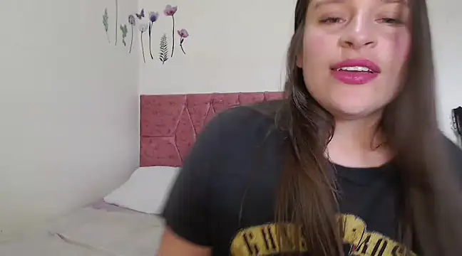 Snapshot of Serenity chatting on 02-21-25, 07:32 Serenity online show from 02-21-25, 07:32