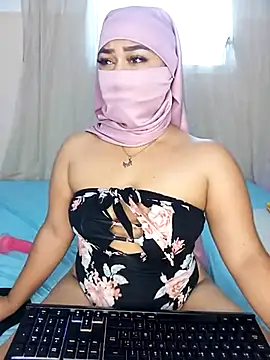 Snapshot of Kendra_Kait chatting on 01-10-25, 04:30 Kendra Kait online show from 01-10-25, 04:30