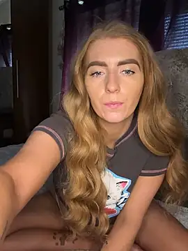 Snapshot of Summer_Paige chatting on 03-10-25, 02:05 Summer Paige online show from 03-10-25, 02:05