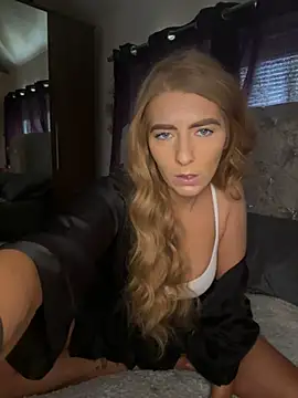 Snapshot of Summer_Paige chatting on 03-15-25, 07:53 Summer Paige online show from 03-15-25, 07:53