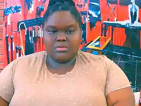 EbonyHotBuns online show from 11-18-25, 10:31