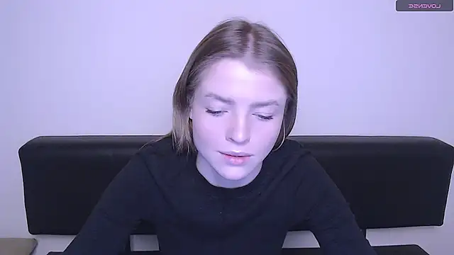 MissOliviaa  online show from 12-15-24, 11:12