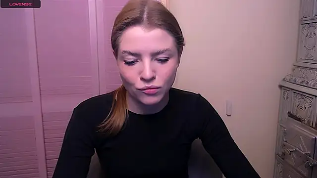 MissOliviaa  online show from 12-22-24, 07:33