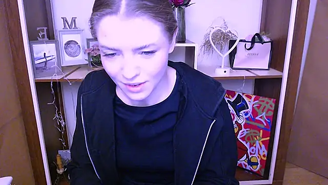 MissOliviaa  online show from 12-24-24, 10:55