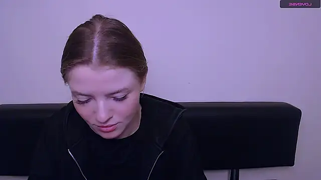 MissOliviaa  online show from 12-27-24, 08:02