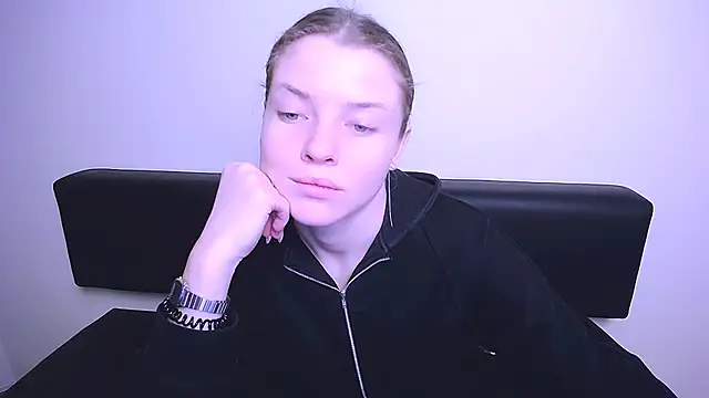 MissOliviaa  online show from 02-04-25, 09:49