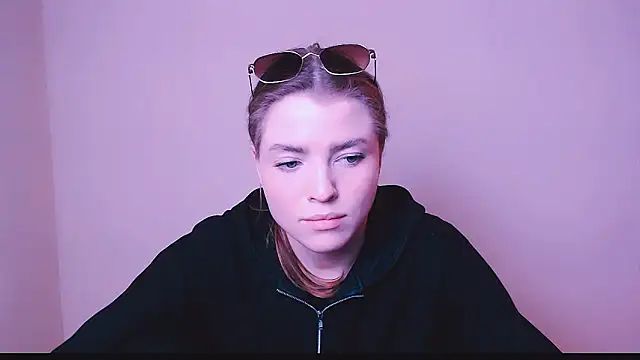 MissOliviaa  online show from 02-10-25, 02:26