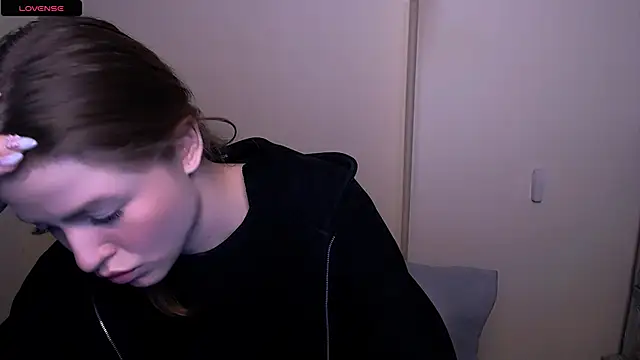 MissOliviaa  online show from 02-22-25, 12:08