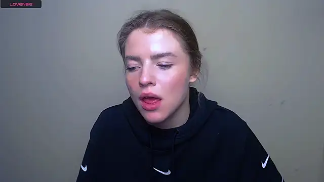 MissOliviaa  online show from 02-26-25, 02:46