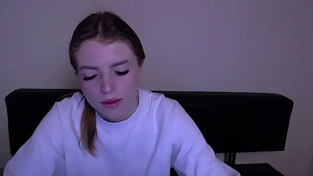 MissOliviaa  online show from 03-05-25, 09:05