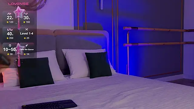 Smiley Mia online show from 02-02-25, 08:13