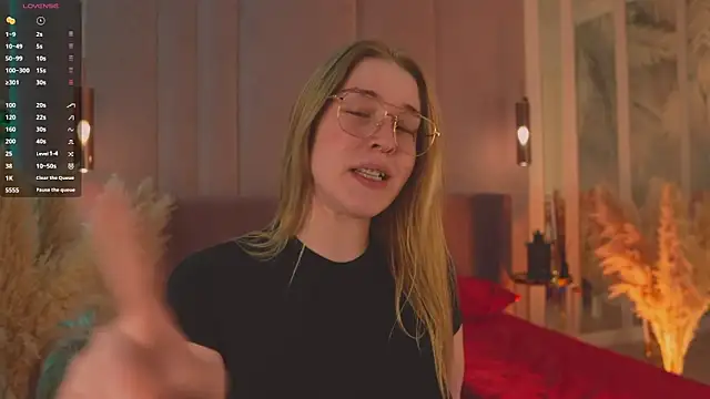 Smiley Mia online show from 04-08-26, 05:07