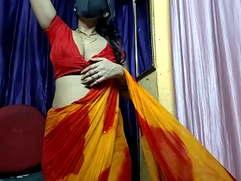poojaxxx65 online show from 04-12-26, 10:15