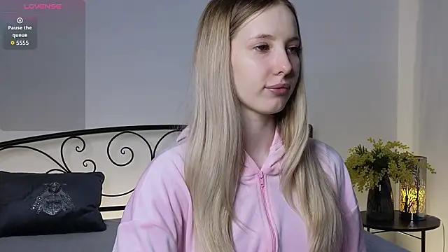 Snapshot of KarnetJ chatting on 02-08-26, 02:53 KarnetJ online show from 02-08-26, 02:53