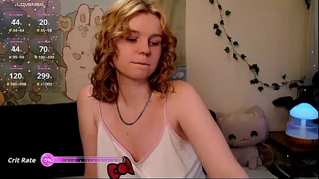 Snapshot of Moona_xx chatting on 04-28-26, 11:10 Moona xx online show from 04-28-26, 11:10
