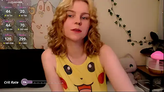 Snapshot of Moona_xx chatting on 05-12-26, 10:51 Moona xx online show from 05-12-26, 10:51