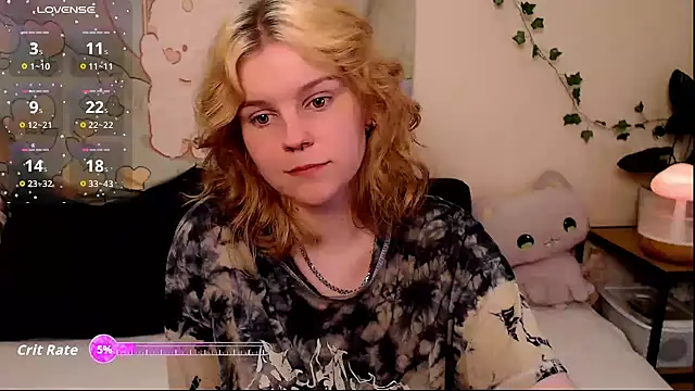Snapshot of Moona_xx chatting on 05-13-26, 10:49 Moona xx online show from 05-13-26, 10:49