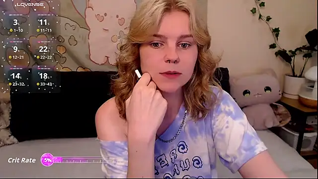 Snapshot of Moona_xx chatting on 06-18-26, 11:20 Moona xx online show from 06-18-26, 11:20