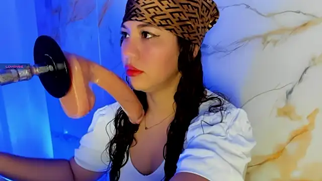 hade cute online show from 04-08-26, 04:40