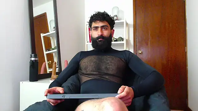 Snapshot of Drogamma chatting on 03-20-25, 01:57 Drogamma online show from 03-20-25, 01:57