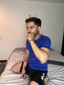 Snapshot of Drogamma chatting on 10-30-25, 02:13 Drogamma online show from 10-30-25, 02:13