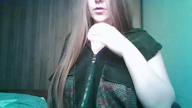 Snapshot of Evasapples chatting on 04-22-26, 07:48 Evasapples online show from 04-22-26, 07:48