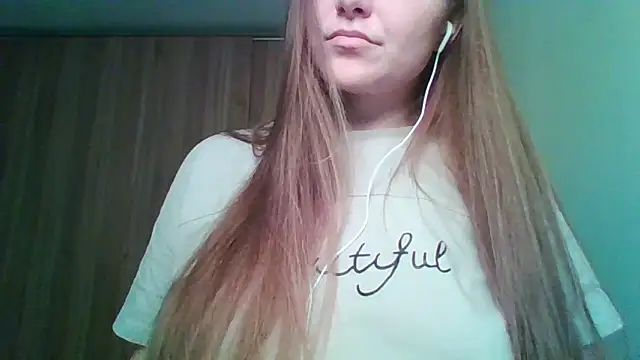 Snapshot of Evasapples chatting on 05-11-26, 04:04 Evasapples online show from 05-11-26, 04:04