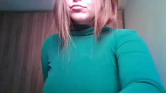 Snapshot of Evasapples chatting on 05-19-26, 08:15 Evasapples online show from 05-19-26, 08:15