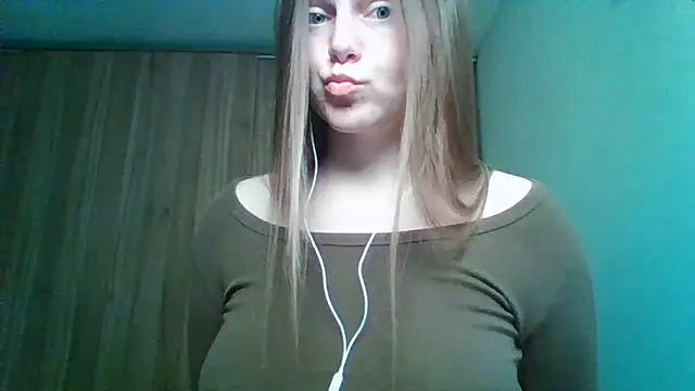 Snapshot of Evasapples chatting on 05-20-26, 08:26 Evasapples online show from 05-20-26, 08:26