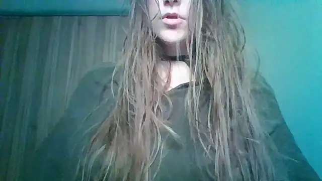 Snapshot of Evasapples chatting on 05-26-26, 08:49 Evasapples online show from 05-26-26, 08:49
