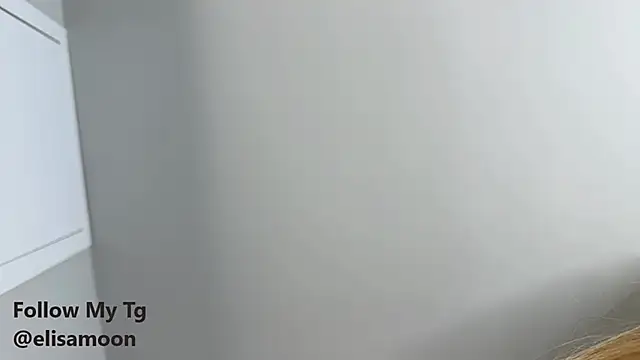 Snapshot of elisa_moon chatting on 03-13-25, 07:06 elisa moon online show from 03-13-25, 07:06