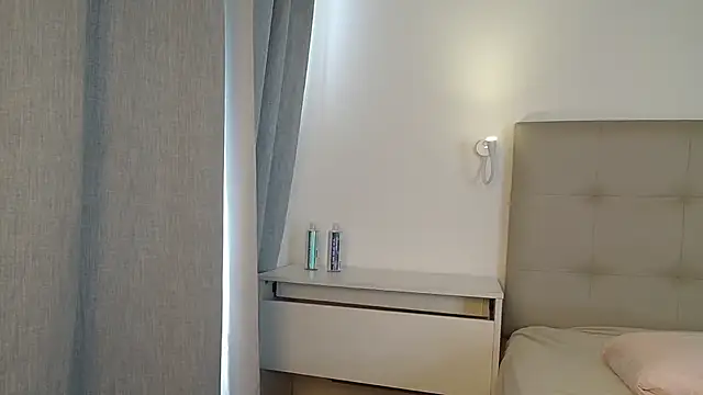 caaatalinalina online show from 01-10-25, 08:48