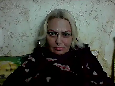 Snapshot of Gardener_of_Illusions chatting on 06-10-26, 01:50 Gardener of Illusions online show from 06-10-26, 01:50