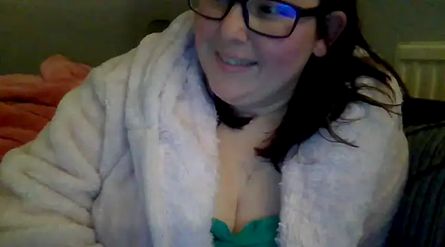 Snapshot of Curvy-Clare-30 chatting on 12-08-24, 06:50 Curvy-Clare-30 online show from 12-08-24, 06:50