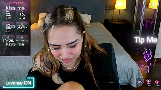 Snapshot of baby__kim chatting on 11-04-25, 10:14 baby kim online show from 11-04-25, 10:14