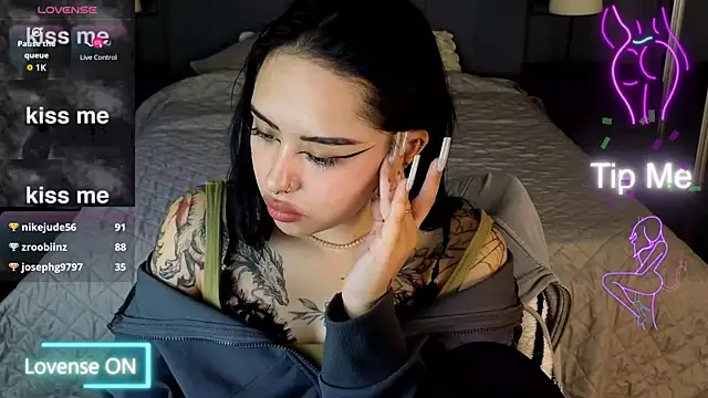 baby  kim online show from 12-19-25, 08:43