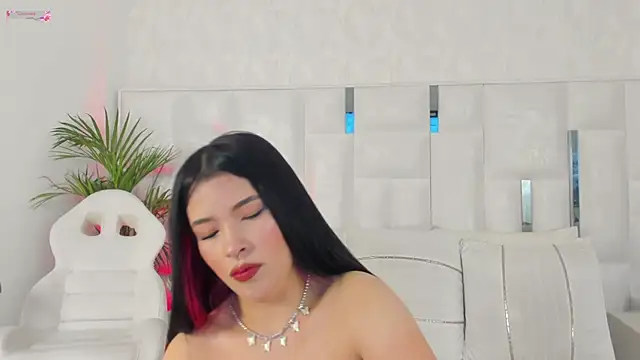 im nika  online show from 10-25-25, 02:02