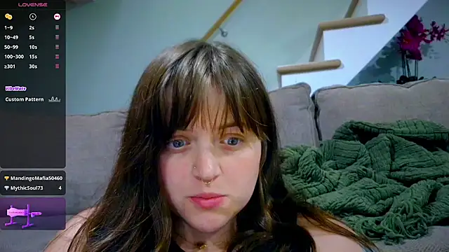 Snapshot of princess_emily4723 chatting on 04-17-26, 01:52 princess emily4723 online show from 04-17-26, 01:52